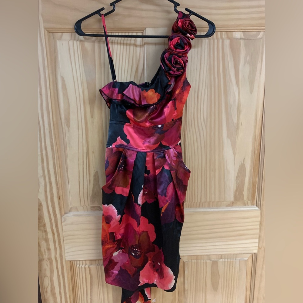 One shoulder floral cocktail dress